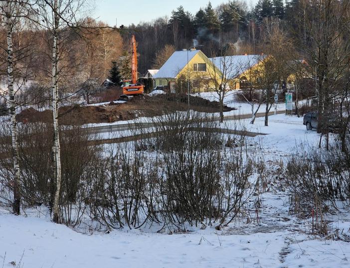 Prasidėjo projekto „Tvenkinėlio išvalymo ir varliagyvių nerštavietės atkūrimo Ribiškių kraštovaizdžio draustinyje“ darbai