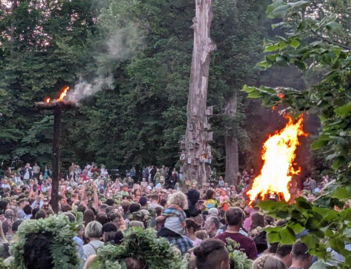 Nemieganti naktis Verkiuose: kai žolynų magija veikia geriau nei klubų šviesos